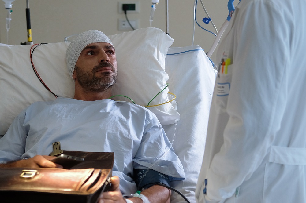 Doc nelle tue mani, su Rai 1 debutta la fiction con Luca Argentero bloccata dal Coronavirus