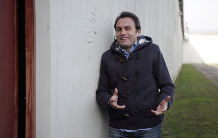 Nove_Tutto il mondo fuori_Don Marco Pozza_01 tutto il mondo fuori