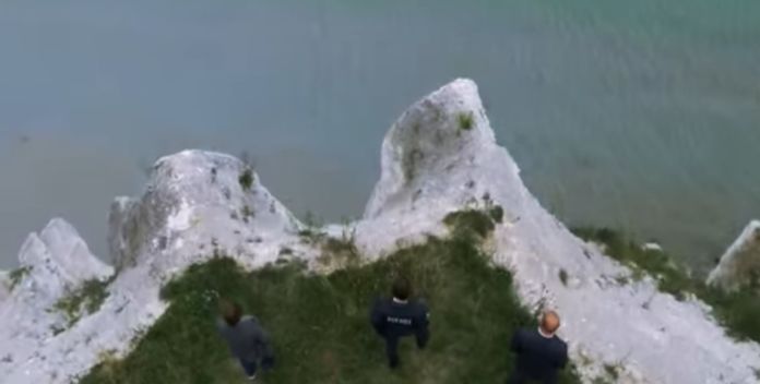 morte sulla scogliera morte sulla scogliera