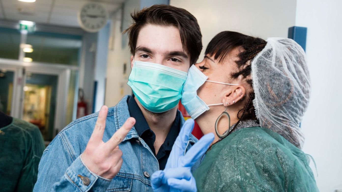 Senza Respiro Rai 2 giovedì 11 giugno racconta la pandemia con un documentario inedito Senza Respiro Rai 2 giovedì 11 giugno racconta la pandemia con un documentario inedito