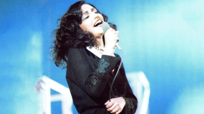 mia martini fammi sentire bella mia martini fammi sentire bella