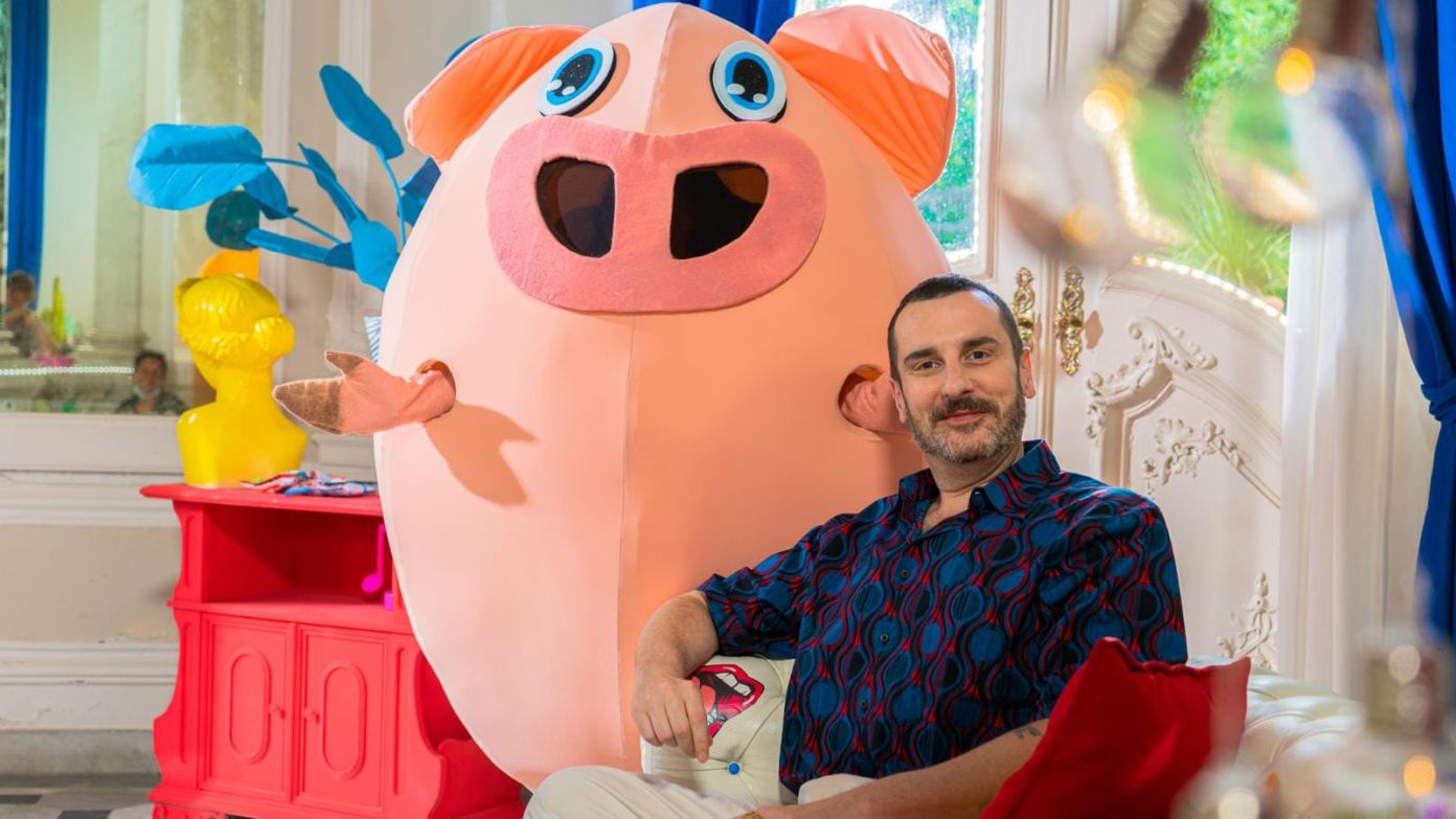 Resta a Casa e Vinci, il quiz da remoto riparte su Rai 2 con Costantino e la novità Magalli Resta a Casa e Vinci, il quiz da remoto riparte su Rai 2 con Costantino e la novità Magalli