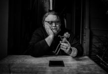 Guillermo del Toro in una foto promozionale del film