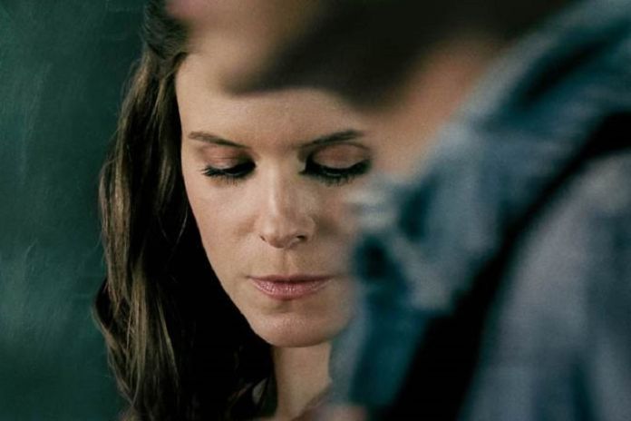 a-teacher-kate-mara-nick-robinson-poster a teacher