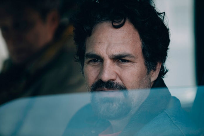 un-volto-due-destini-i-know-this-much-is-true (9) Mark Ruffalo All the Light we cannot see