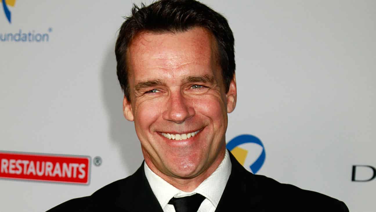 Notizie serie tv 16 dicembre: David James Elliott di JAG sarà il papà di Stephen Amell in heels Notizie serie tv 16 dicembre: David James Elliott di JAG sarà il papà di Stephen Amell in heels