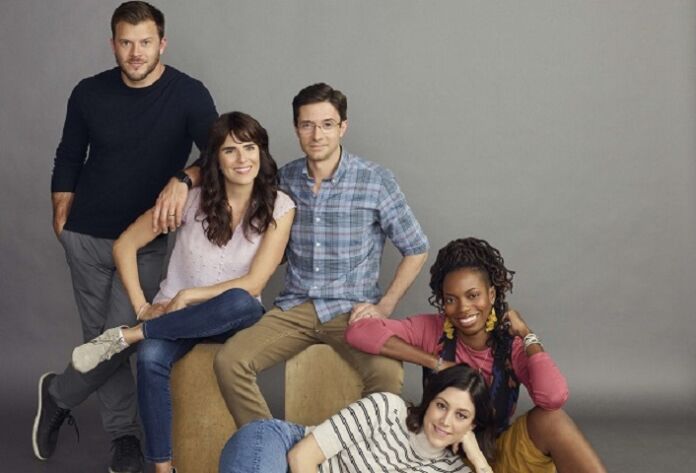 JIMMY TATRO, KARLA SOUZA, TOPHER GRACE, CAITLIN MCGEE, SASHEER ZAMATA Home Economics Notizie serie tv 9 dicembre