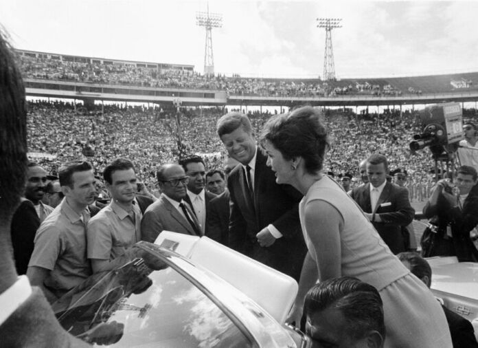 ST-19-3-62 I Am Jackie O