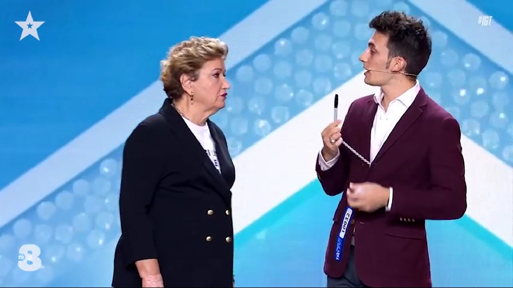 Italia’s Got Talent 2021 il Mago Nikolas gioca con Mara e sorprende i giudici (video) Italia’s Got Talent 2021 il Mago Nikolas gioca con Mara e sorprende i giudici (video)