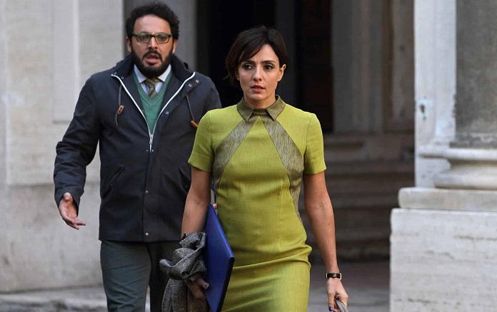 stai lontana da me stai lontana da me