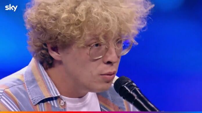 X Factor 2021 Edo Canta Lucio Dalla La Casa In Riva Al Mare