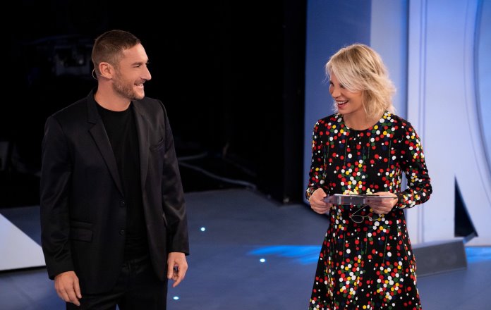 maria-de-filippi-e-francesco-totti-posta-per-te Maria de filippi e Francesco Totti a C'è Posta per te