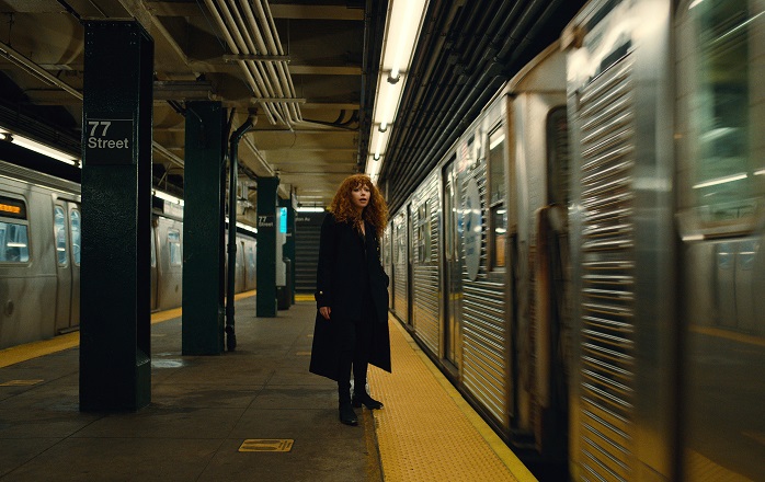 Russian Doll 2 su Netflix, un viaggio complicato retto da Natasha Lyonne – La recensione Russian Doll 2 su Netflix, un viaggio complicato retto da Natasha Lyonne – La recensione