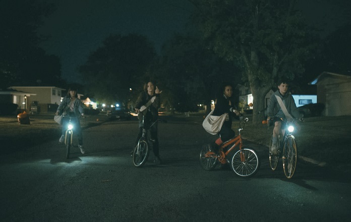PaperGirls_101_Riley Lai Nelet as Erin Tieng, Sofia Rosinsky as Mac Coyle, Camryn Jones as Tiffany Quilkin, Fina Strazza as KJ Brandman Catalogo Prime Video