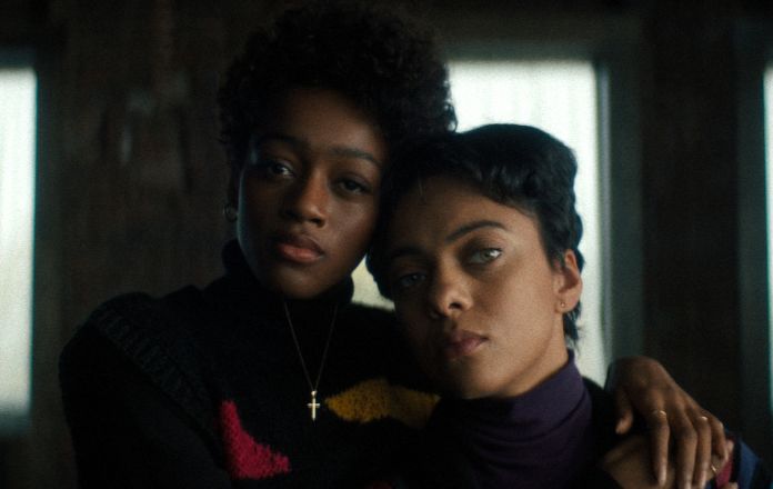 Beauty, quando essere diversi soffoca – La recensione del film su Netflix Beauty, quando essere diversi soffoca – La recensione del film su Netflix