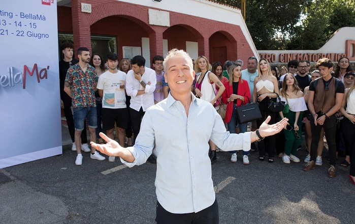 BellaMà ecco il nuovo programma di Rai 2, una sfida tra Boomer e Gen Z BellaMà ecco il nuovo programma di Rai 2, una sfida tra Boomer e Gen Z