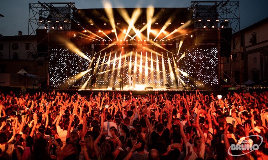 Yoga Radio Bruno Estate il concerto in onda stasera martedì 13 settembre su La5. La scaletta Yoga Radio Bruno Estate il concerto in onda stasera martedì 13 settembre su La5. La scaletta