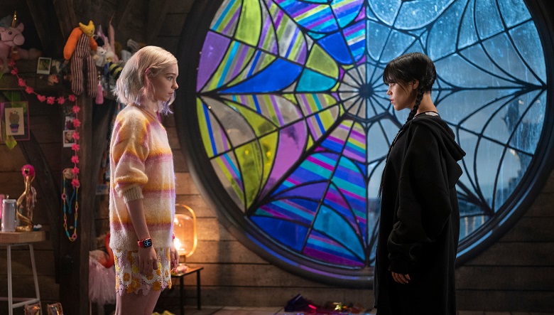 Mercoledì, Netflix porta Tim Burton a Riverdale e ne assopisce il talento Mercoledì, Netflix porta Tim Burton a Riverdale e ne assopisce il talento