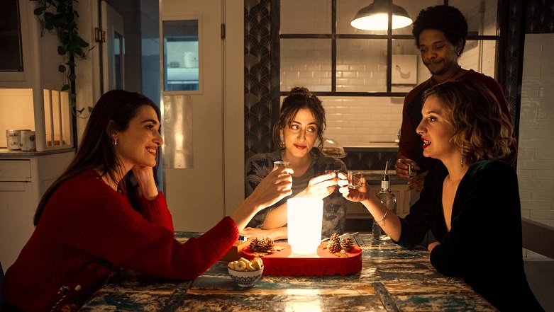 Odio il Natale, la commedia romantica per le feste che pesca tra gli stereotipi ma è adatta a chi aspetta il Natale tutto l’anno Odio il Natale, la commedia romantica per le feste che pesca tra gli stereotipi ma è adatta a chi aspetta il Natale tutto l’anno