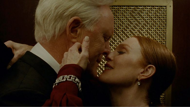 Sharper su Apple TV+, trama e trailer del film con Julianne Moore Sharper su Apple TV+, trama e trailer del film con Julianne Moore