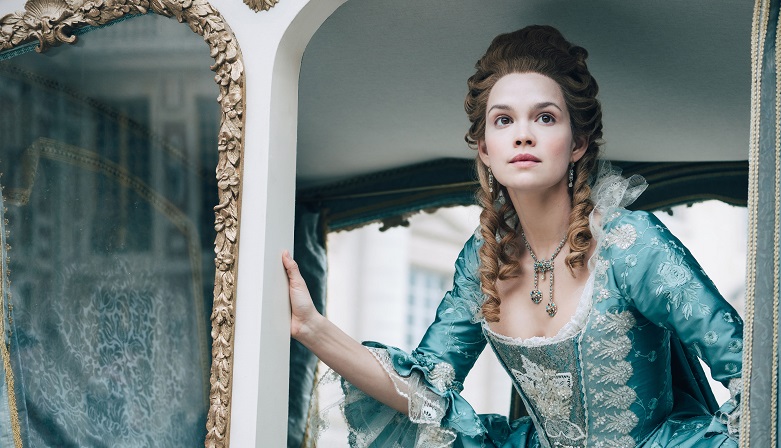 Maria Antonietta su Sky e NOW la serie tv sulla regina di Francia creata dall’autrice de La Favorita Maria Antonietta su Sky e NOW la serie tv sulla regina di Francia creata dall’autrice de La Favorita