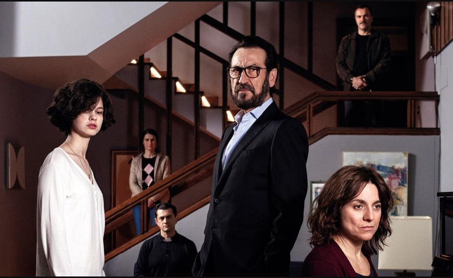 Villetta con Ospiti il film noir con Marco Giallini stasera in tv, martedì 7 maggio