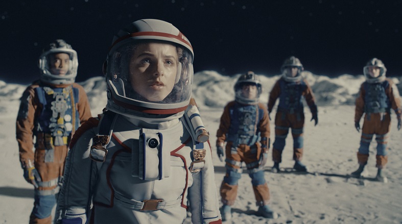 Crater, su Disney+ un film triste mascherato da pellicola per ragazzi – La recensione del film stasera in tv Crater, su Disney+ un film triste mascherato da pellicola per ragazzi – La recensione del film stasera in tv