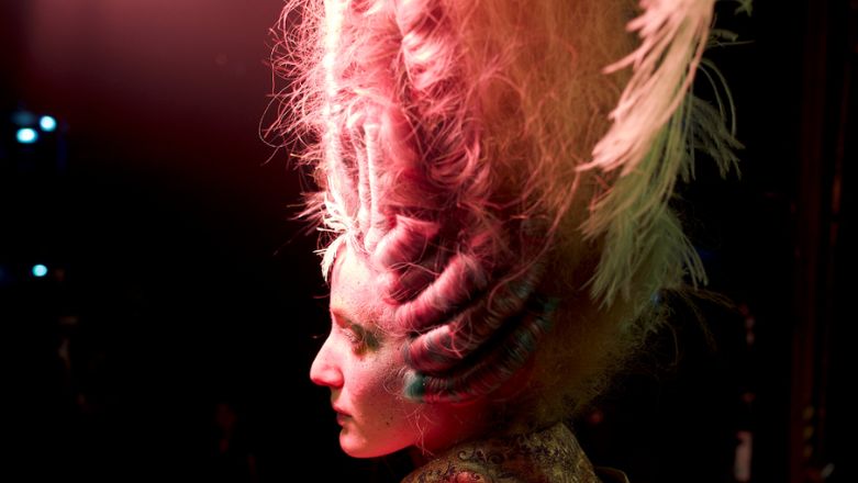 Medusa Deluxe su Mubi un film snervante e manierista – La recensione