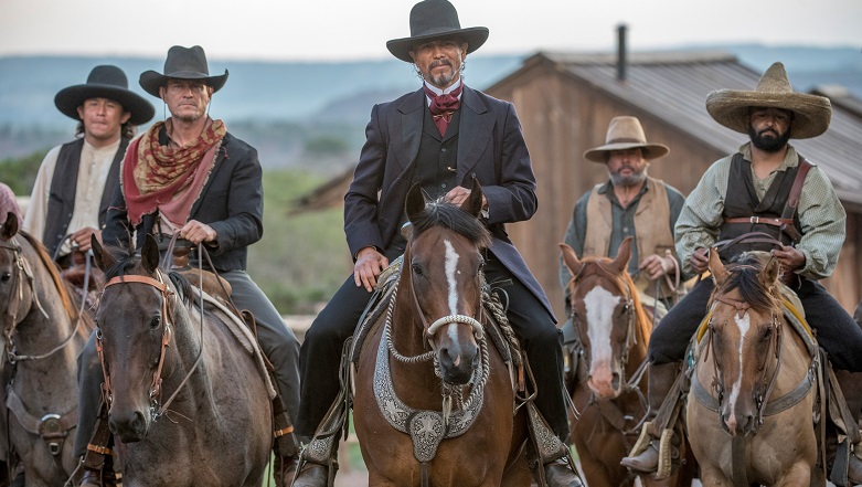 Morto per un dollaro, il western di Walter Hill con Christoph Waltz e Rachel Brosnhan su Sky e NOW