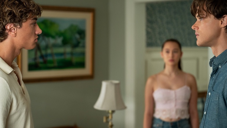 L’Estate nei tuoi occhi la recensione della seconda stagione: il teen drama ideale per la stagione