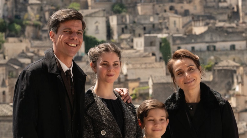 Guida Tv domenica 7 gennaio 2024 cosa c’è stasera in tv: film, show e serie tv