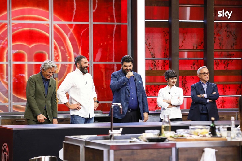 Masterchef Italia 13 non si ferma contro Sanremo, puntata dall’anima green e ultimo Skill test