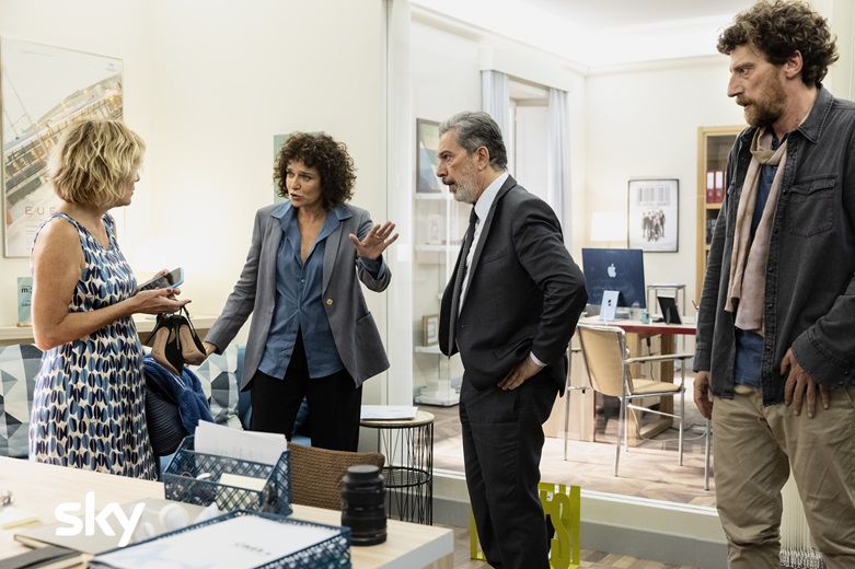 Nastri d’argento Grandi serie 2024: vincono Call My Agent 2, Il Re 2 e Leoni di Sicilia Nastri d’argento Grandi serie 2024: vincono Call My Agent 2, Il Re 2 e Leoni di Sicilia