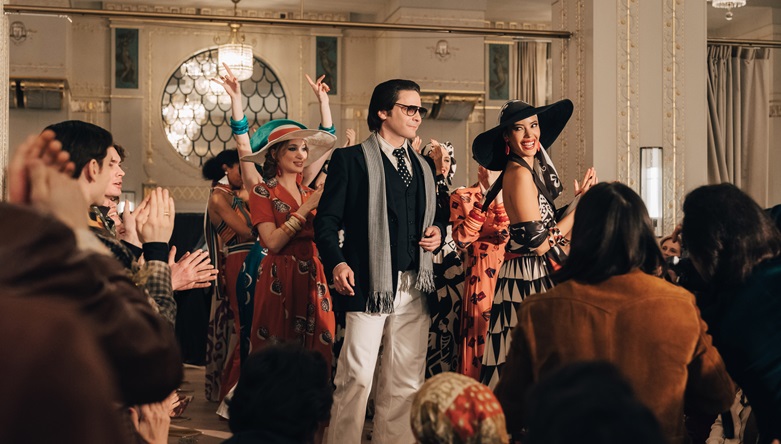 Becoming Karl Lagerfeld la serie con Daniel Brühl su Disney+: un bell’esercizio di stile Becoming Karl Lagerfeld la serie con Daniel Brühl su Disney+: un bell’esercizio di stile