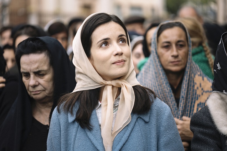 Primadonna, su Sky per la festa della donna un film sul coraggio di una ragazza nella Sicilia degli anni 60