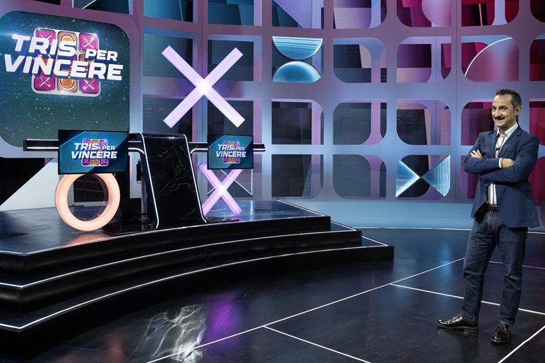 Tris Per Vincere, su TV8 torna il Gioco dei Nove, come funziona e chi sono i vip presenti Tris Per Vincere, su TV8 torna il Gioco dei Nove, come funziona e chi sono i vip presenti