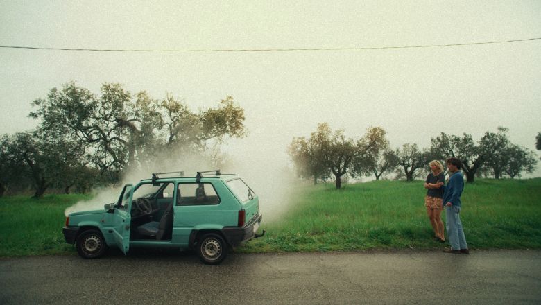 Troppo azzurro: essere giovani è una panda verde – La recensione 