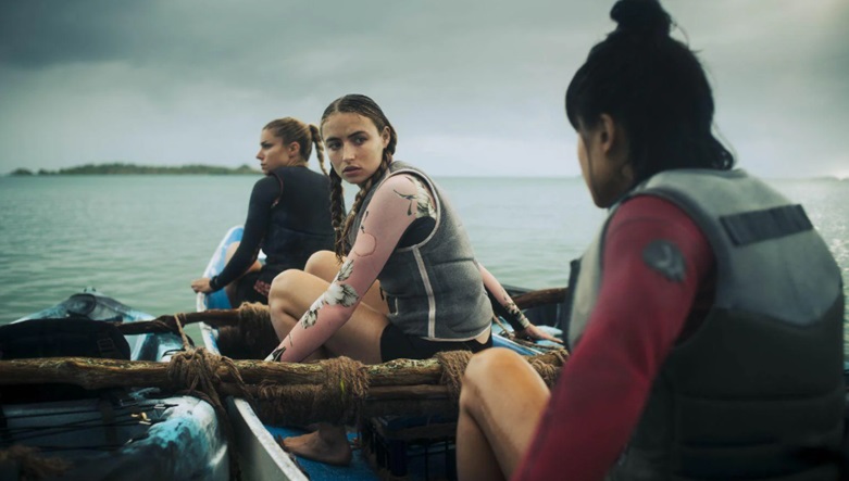 The Reef – Intrappolate, il thriller estremo per sopravvivere agli squali, stasera su Rai 4 martedì 23 Luglio