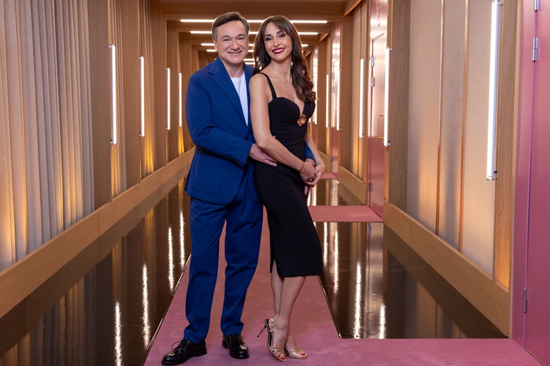 L’amore è cieco: Italia, Fabio Caressa e Benedetta Parodi conducono il reality da dicembre su Netflix