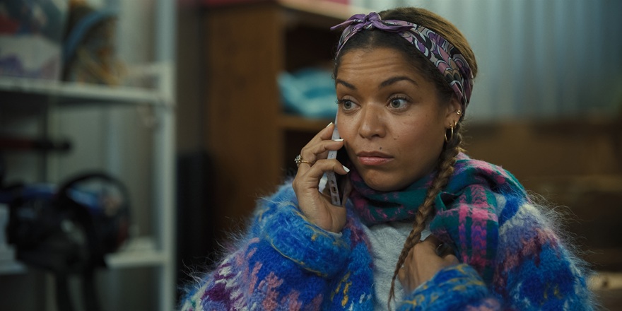 Notizie serie tv: Antonia Thomas in Tommy & Tupparence; The Pitt stravince ai TCA Awards