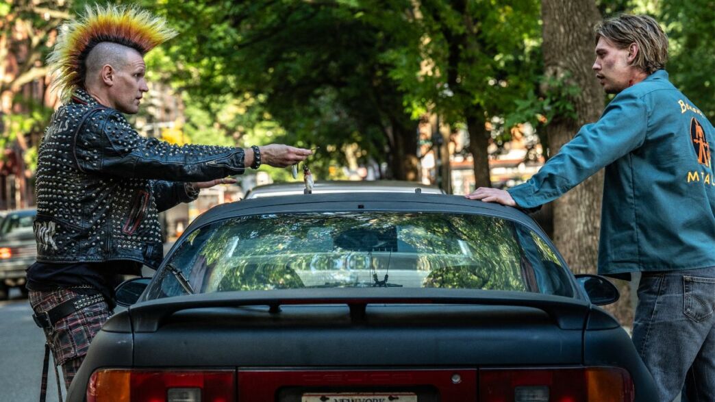 Una scomoda circostanza – Caught Stealing: il nuovo film di Aronofsky…è strano – La recensione
