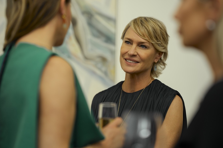 La Fidanzata con Robin Wright e Oliva Cook, thriller psicologico in sei puntate su Prime Video La Fidanzata con Robin Wright e Oliva Cook, thriller psicologico in sei puntate su Prime Video