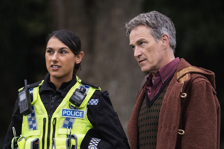 Due Detective nell’arte, la serie tv con Stephen Moyer arriva su Giallo da domenica 9 novembre Due Detective nell’arte, la serie tv con Stephen Moyer arriva su Giallo da domenica 9 novembre