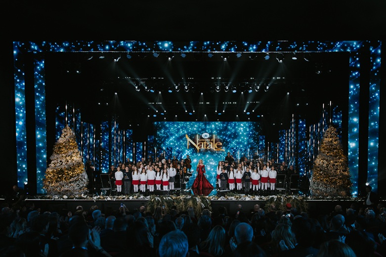 Concerto di Natale 2025 su Canale 5, gli ospiti da Michele Bravi a Orietta Berti Concerto di Natale 2025 su Canale 5, gli ospiti da Michele Bravi a Orietta Berti