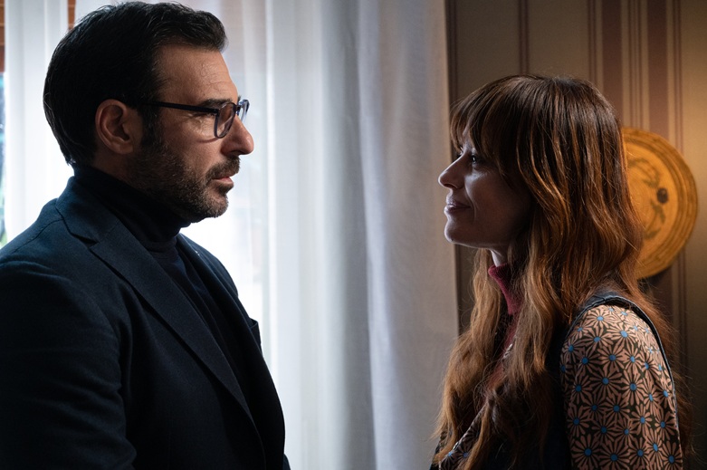 2 Cuori e 2 Capanne, la recensione: una commedia romantica impegnata e “inconsapevole” 2 Cuori e 2 Capanne, la recensione: una commedia romantica impegnata e “inconsapevole”