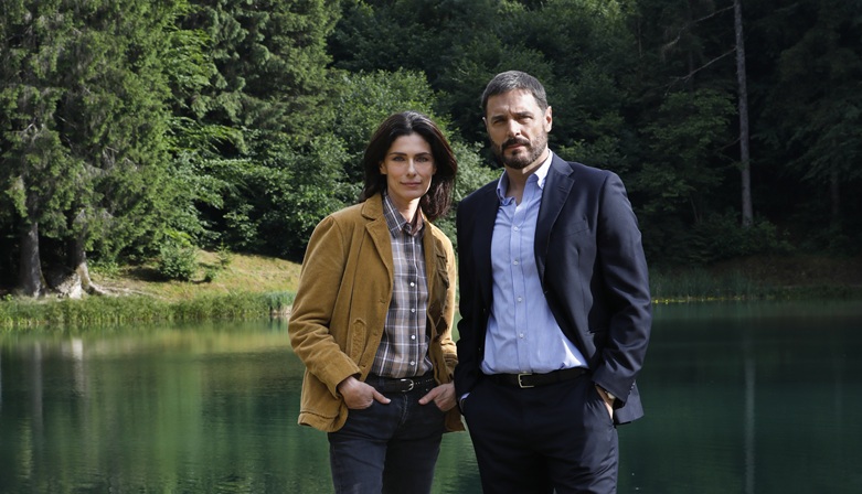 Una nuova vita, su Canale 5 debutta la fiction con Anna Valle e Daniele Pecci, la puntata del 28 gennaio Una nuova vita, su Canale 5 debutta la fiction con Anna Valle e Daniele Pecci, la puntata del 28 gennaio