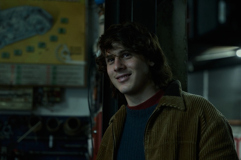 Gomorra – Le origini, la recensione della serie tv su Sky: un tuffo nel passato che spiazza Gomorra – Le origini, la recensione della serie tv su Sky: un tuffo nel passato che spiazza