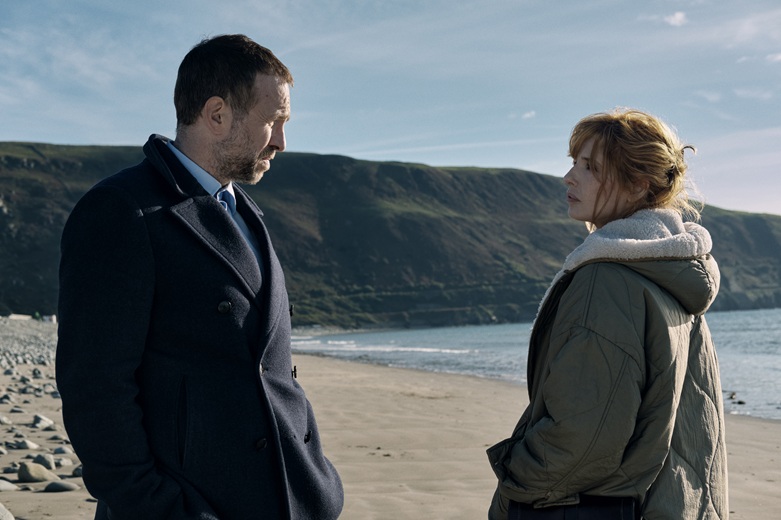 Under Salt Marsh, l’umido thriller gallese con Rafa Spall e Kelly Reilly su Sky Under Salt Marsh, l’umido thriller gallese con Rafa Spall e Kelly Reilly su Sky