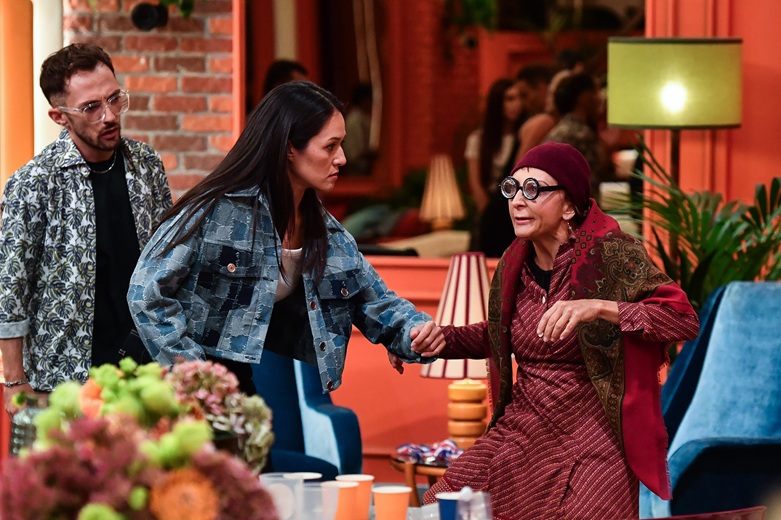 Lol – Chi ride è fuori ad aprile la sesta stagione con Giovanni Esposito, Carlo Amleto e Paola Minaccioni Lol – Chi ride è fuori ad aprile la sesta stagione con Giovanni Esposito, Carlo Amleto e Paola Minaccioni