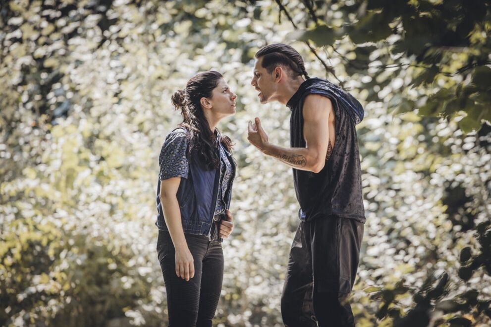 Rosa Elettrica, la recensione: la serie Sky corre insieme alla coppia Giannetta-Di Napoli Rosa Elettrica, la recensione: la serie Sky corre insieme alla coppia Giannetta-Di Napoli